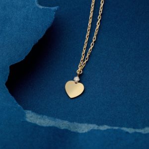 Well-loved gold-plated short necklace with white crystal in heart shape 1
