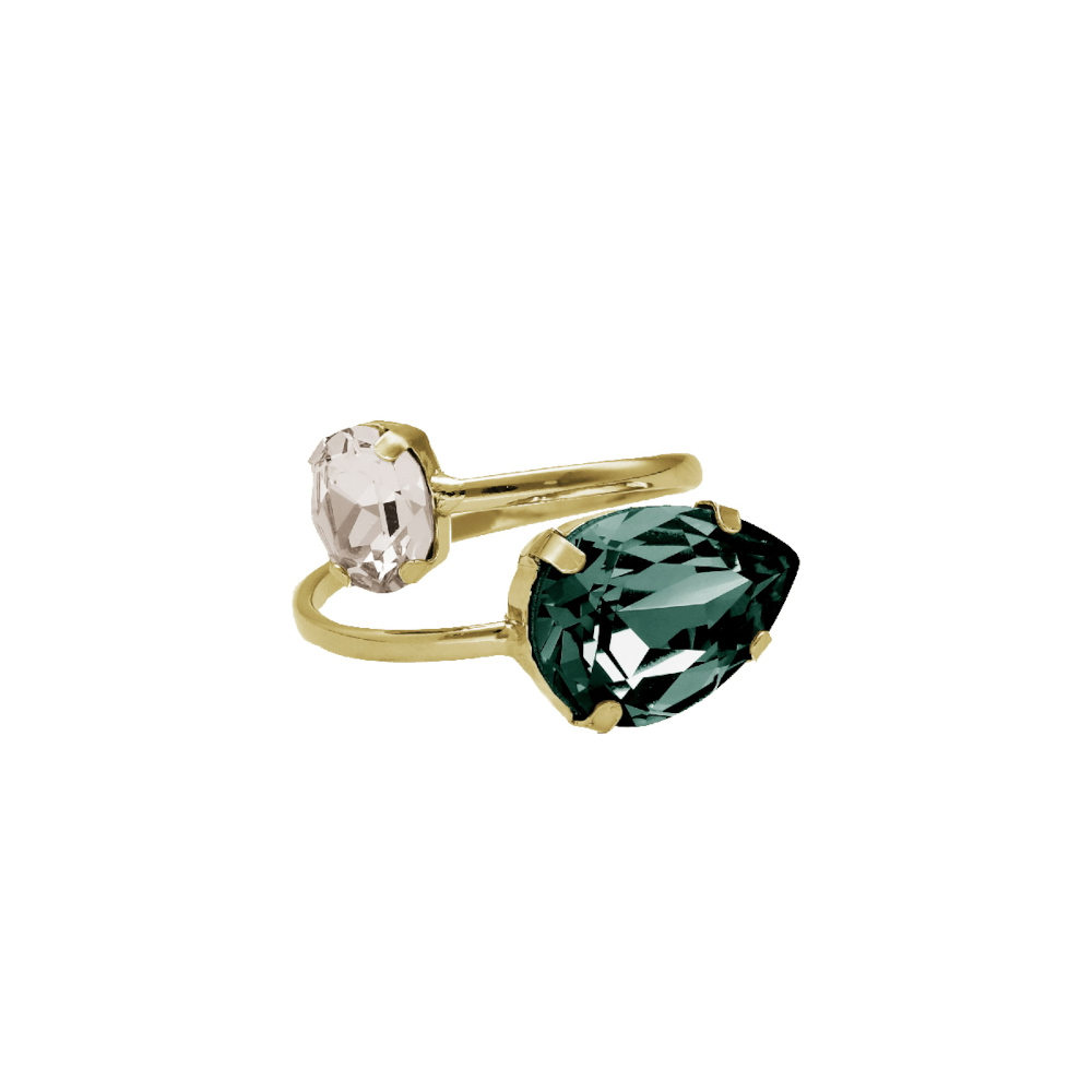 Blooming tear emerald ring in gold plating